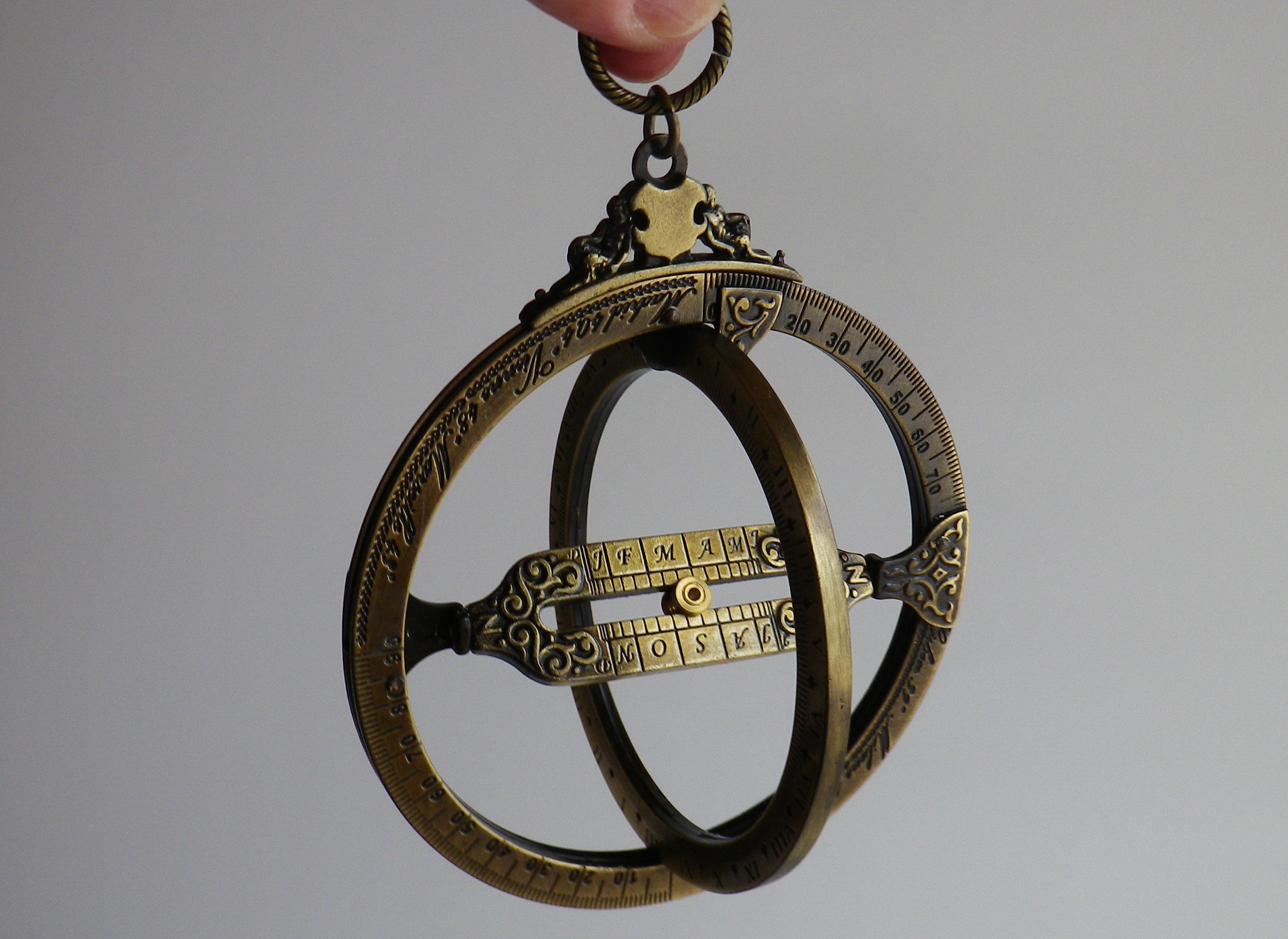 Hemisferium アストロラーベ Hemisferium Scientific and Nautical Instruments – Tagged